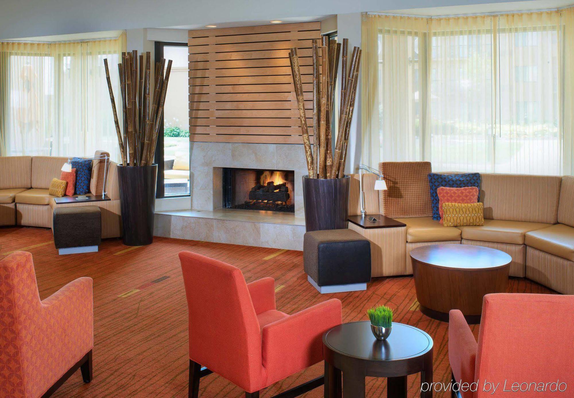 Готель Courtyard By Marriott Indianapolis Airport Екстер'єр фото